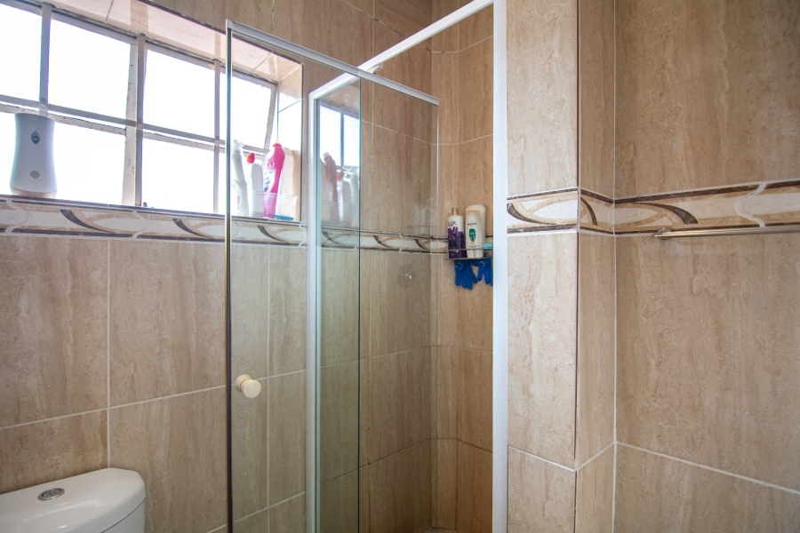To Let 3 Bedroom Property for Rent in Kew Gauteng