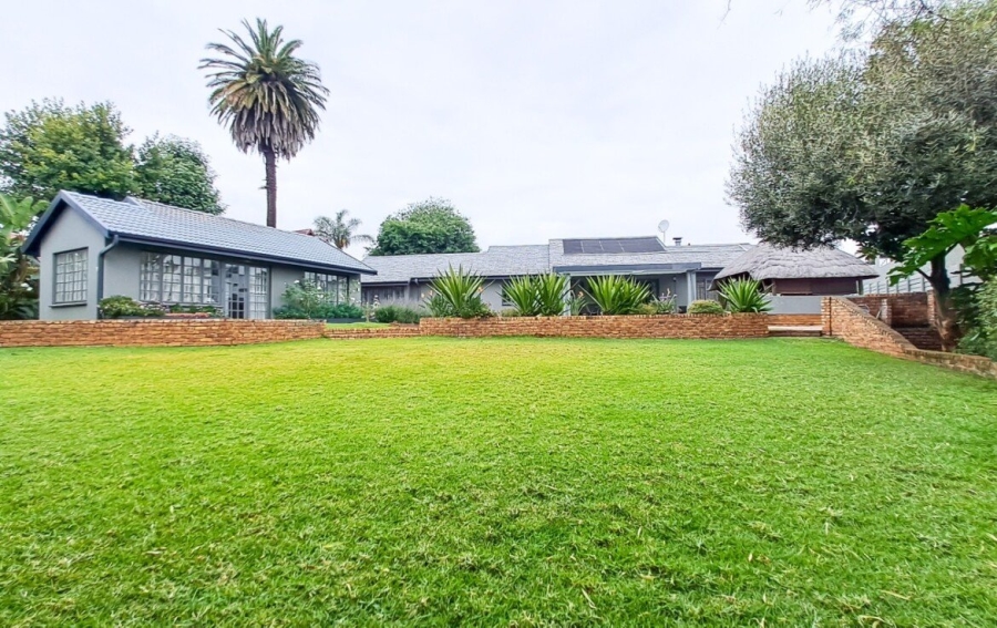 5 Bedroom Property for Sale in Bedfordview Gauteng