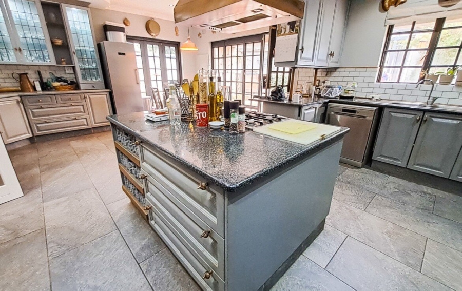 5 Bedroom Property for Sale in Bedfordview Gauteng