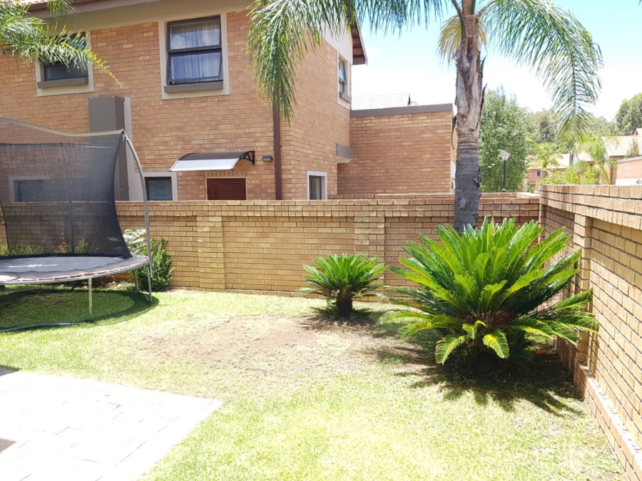 To Let 3 Bedroom Property for Rent in Equestria Gauteng