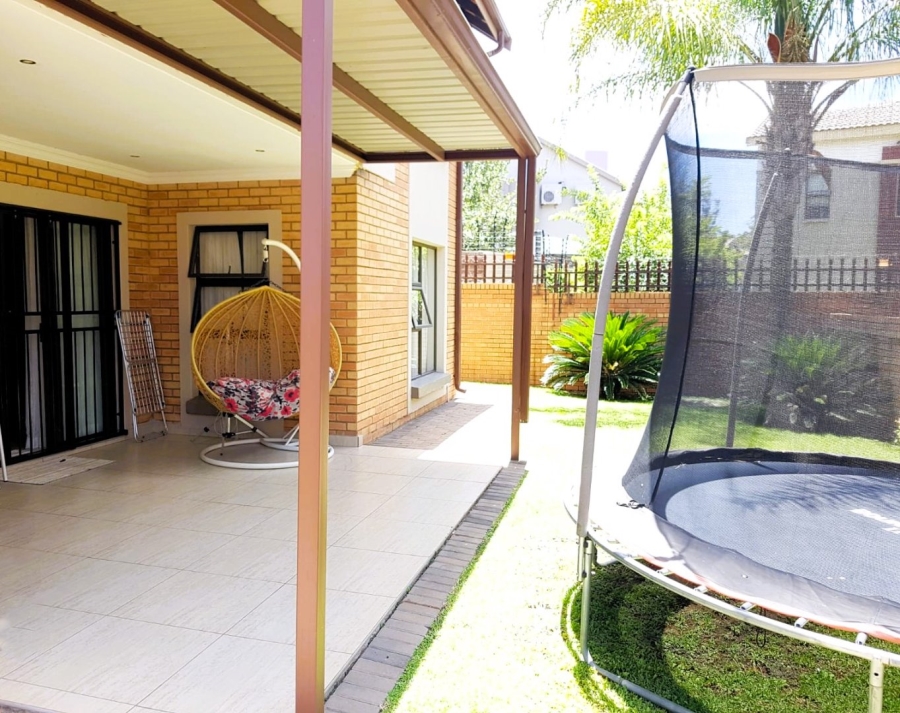 To Let 3 Bedroom Property for Rent in Equestria Gauteng