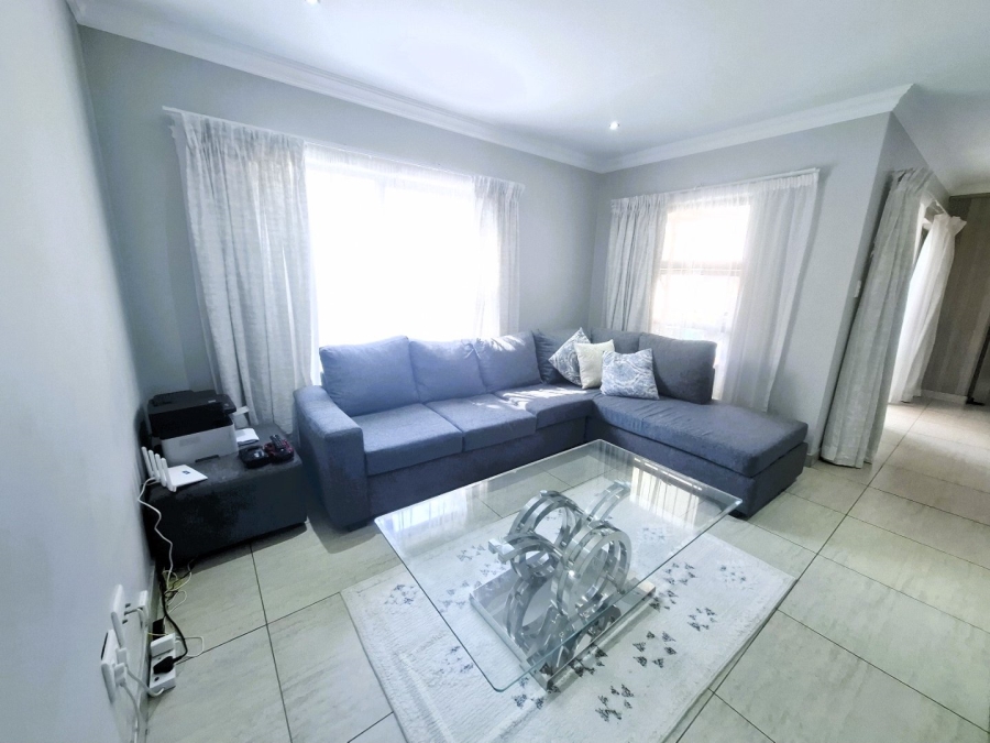 To Let 3 Bedroom Property for Rent in Equestria Gauteng