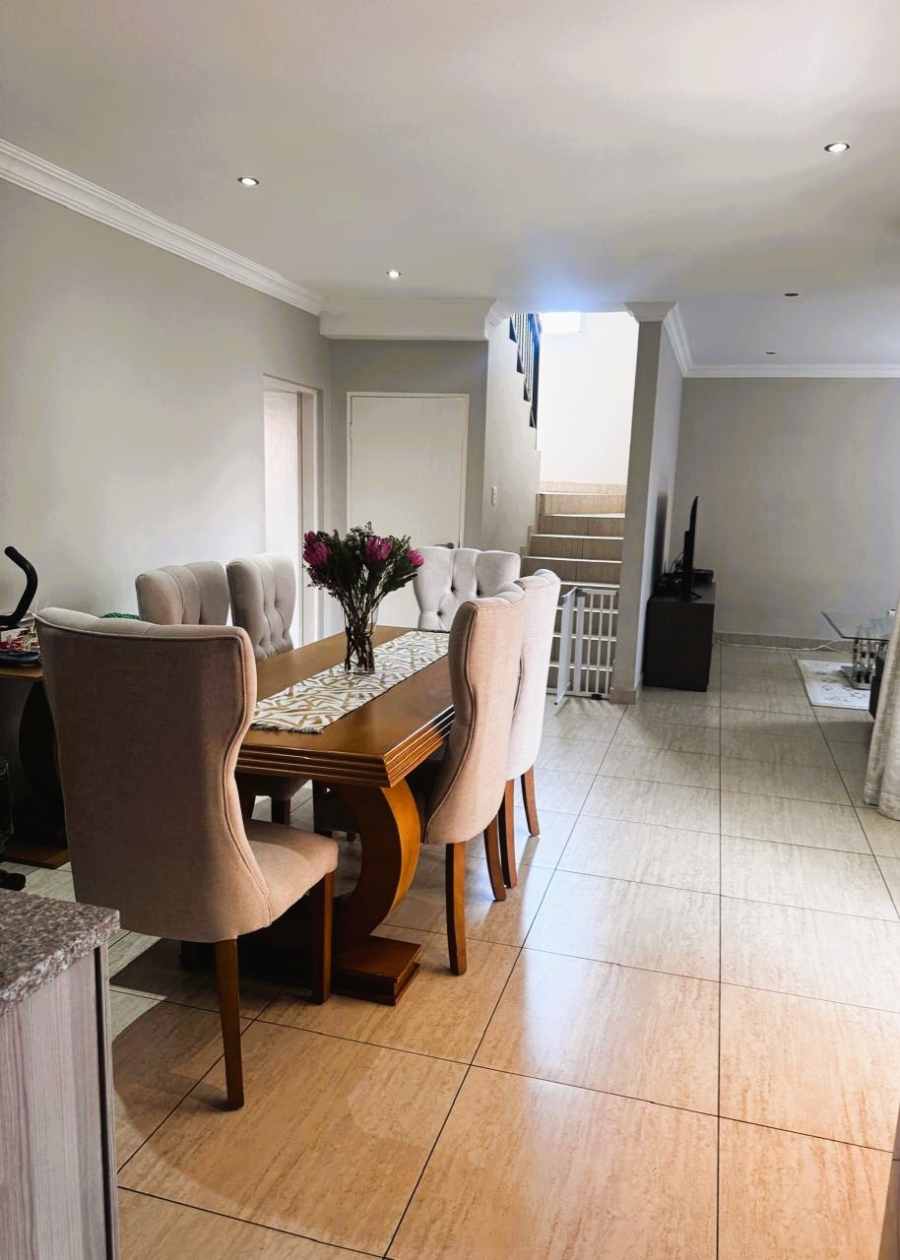 To Let 3 Bedroom Property for Rent in Equestria Gauteng
