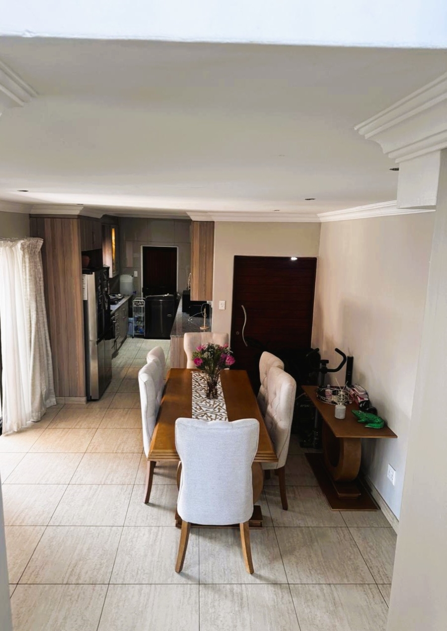 To Let 3 Bedroom Property for Rent in Equestria Gauteng