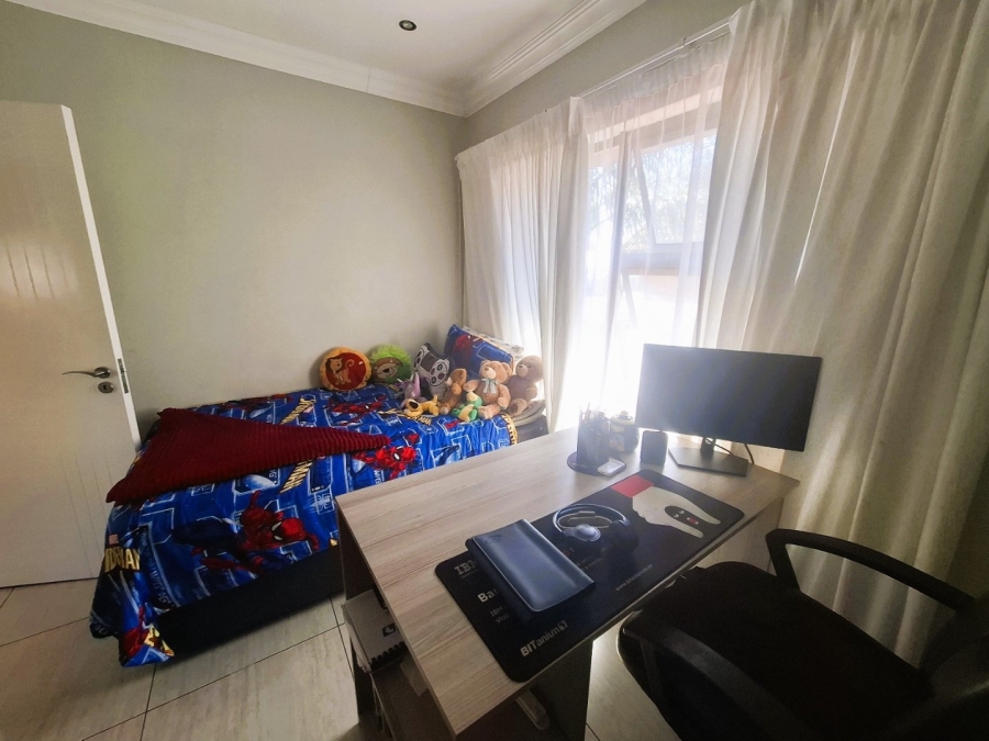 To Let 3 Bedroom Property for Rent in Equestria Gauteng