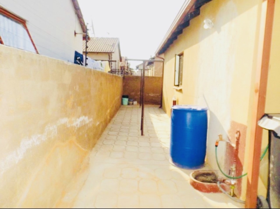 2 Bedroom Property for Sale in Soshanguve East Ext 4 Gauteng