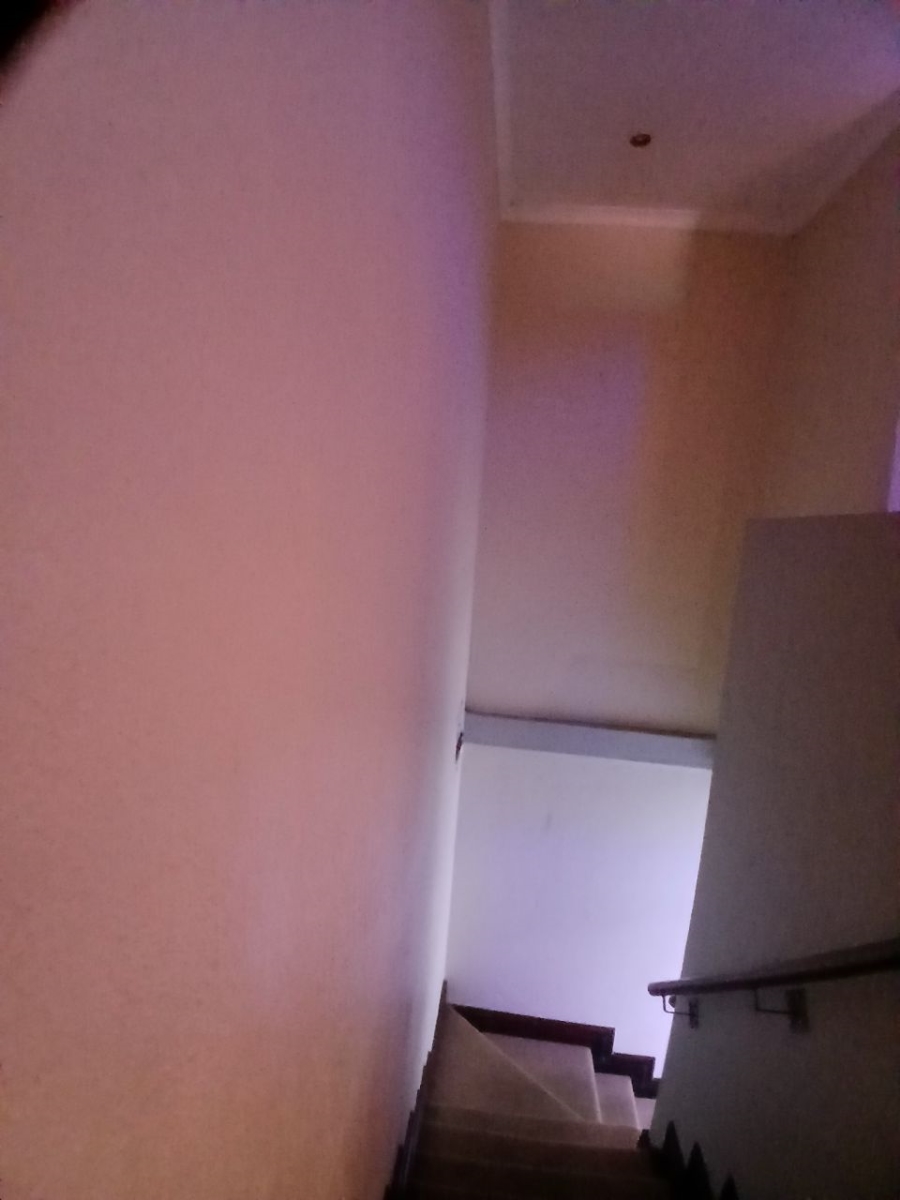 To Let 2 Bedroom Property for Rent in Constantia Kloof Gauteng