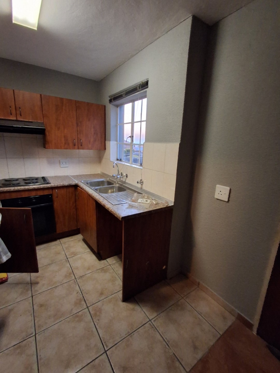 2 Bedroom Property for Sale in Kosmosdal Gauteng