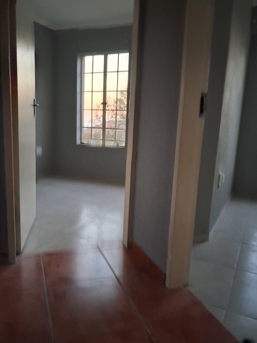2 Bedroom Property for Sale in Kosmosdal Gauteng