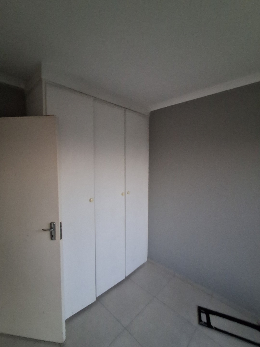2 Bedroom Property for Sale in Kosmosdal Gauteng