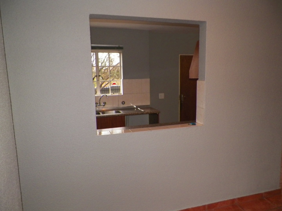 2 Bedroom Property for Sale in Kosmosdal Gauteng