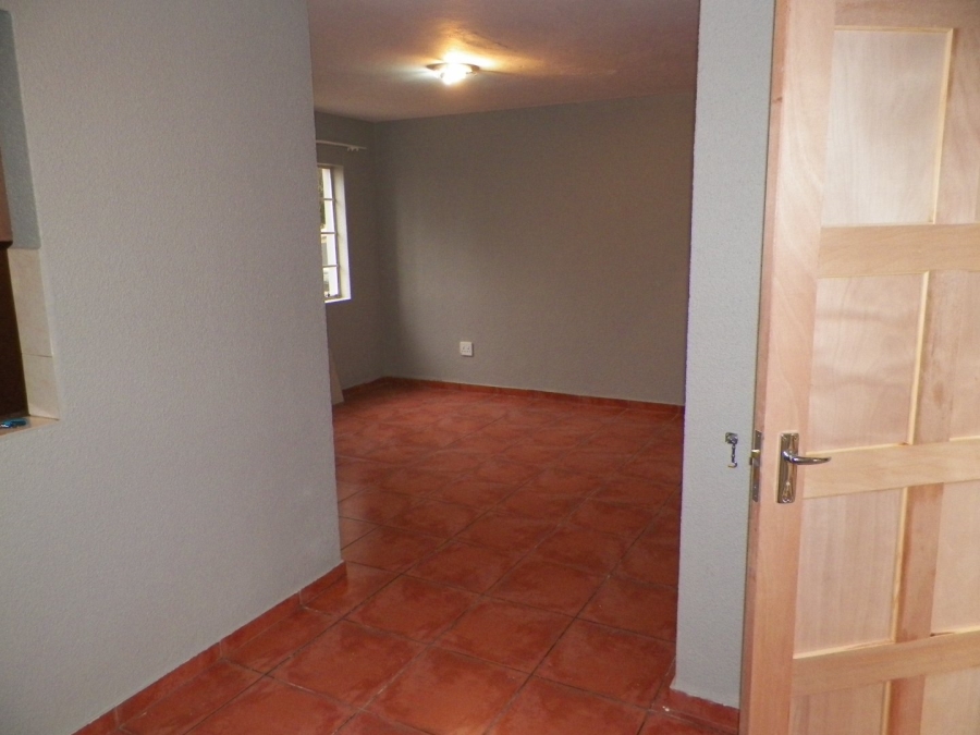2 Bedroom Property for Sale in Kosmosdal Gauteng