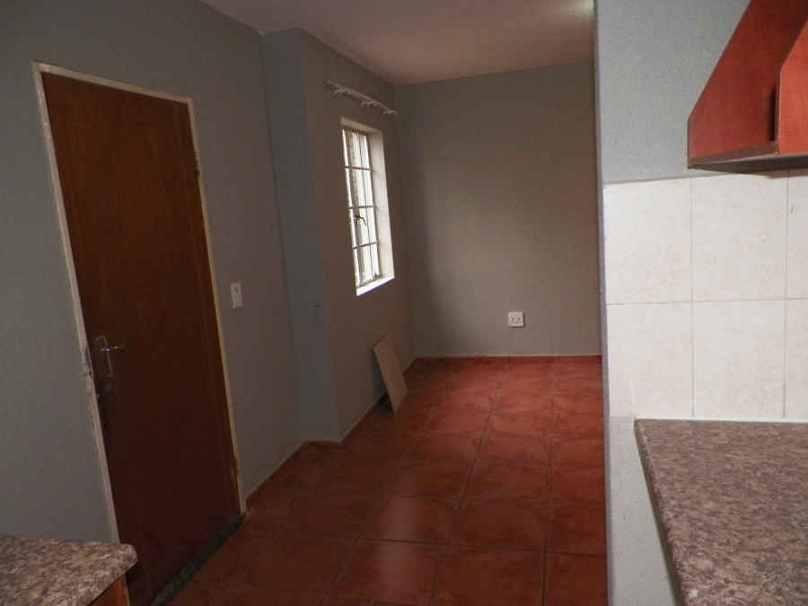 2 Bedroom Property for Sale in Kosmosdal Gauteng