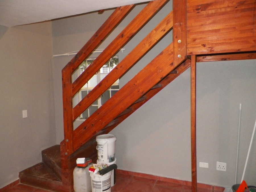 2 Bedroom Property for Sale in Kosmosdal Gauteng