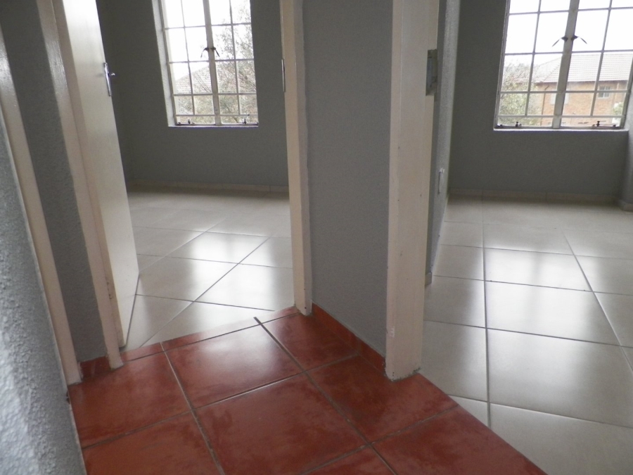 2 Bedroom Property for Sale in Kosmosdal Gauteng