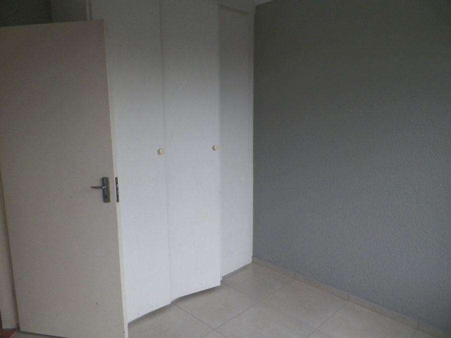 2 Bedroom Property for Sale in Kosmosdal Gauteng