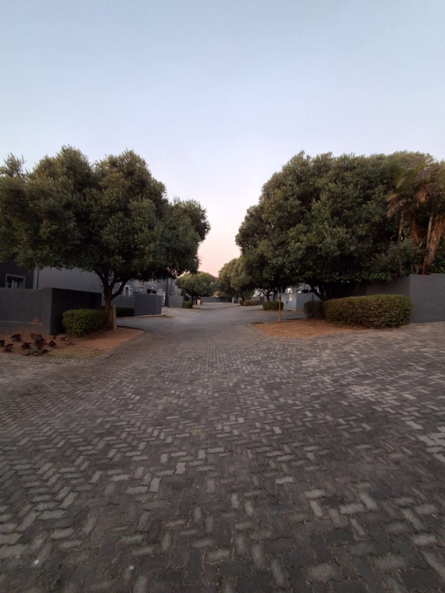 2 Bedroom Property for Sale in Kosmosdal Gauteng