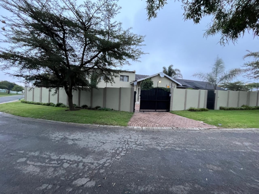4 Bedroom Property for Sale in Rustivia Gauteng