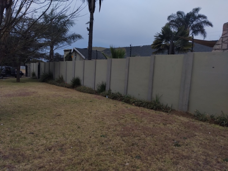 4 Bedroom Property for Sale in Rustivia Gauteng
