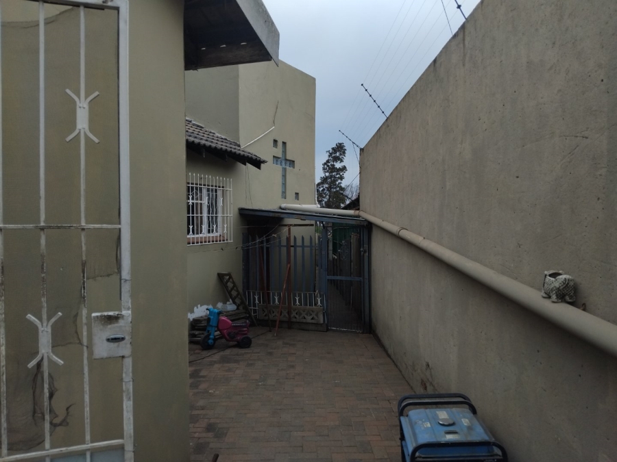 4 Bedroom Property for Sale in Rustivia Gauteng