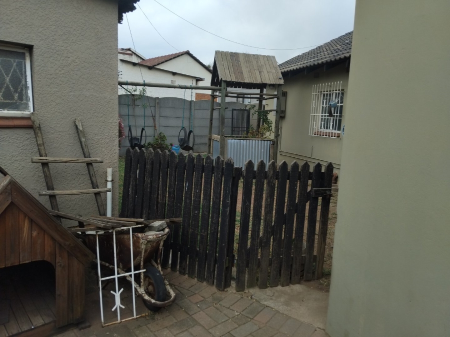 4 Bedroom Property for Sale in Rustivia Gauteng