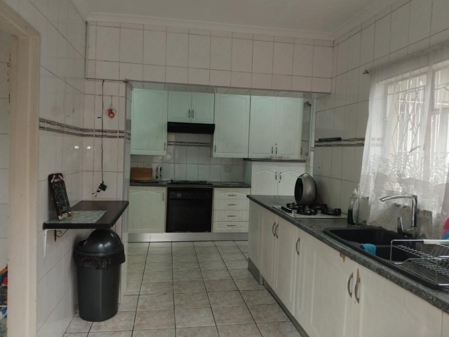 4 Bedroom Property for Sale in Rustivia Gauteng