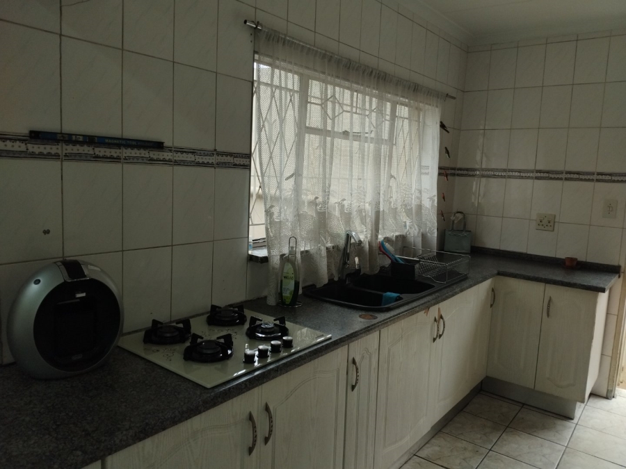 4 Bedroom Property for Sale in Rustivia Gauteng