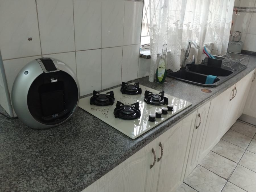 4 Bedroom Property for Sale in Rustivia Gauteng