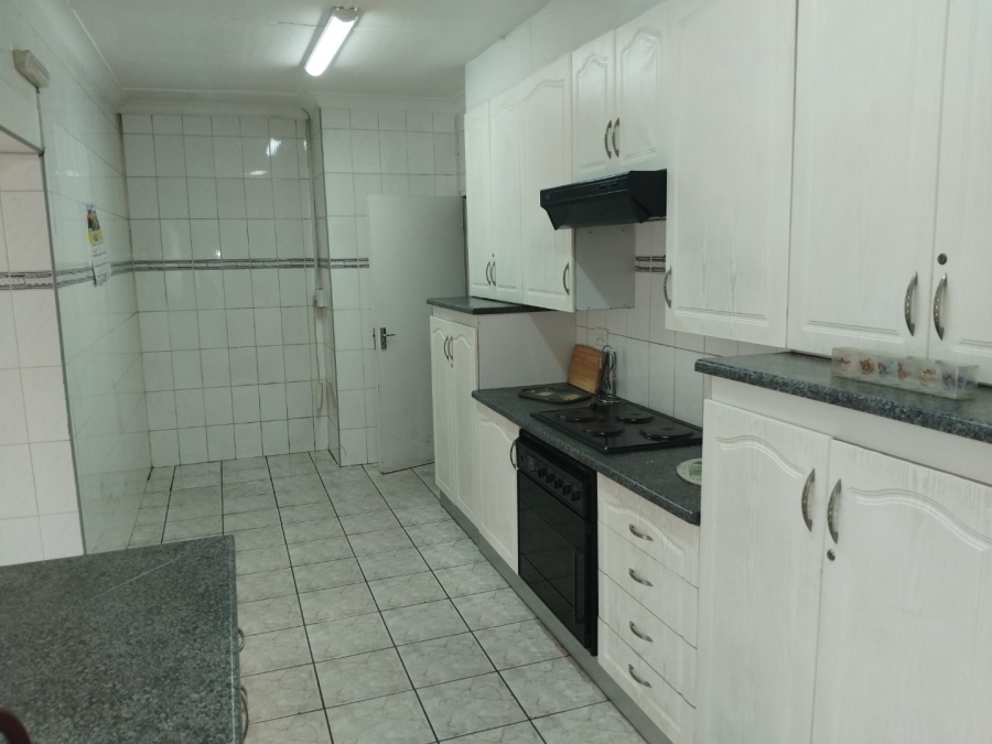 4 Bedroom Property for Sale in Rustivia Gauteng