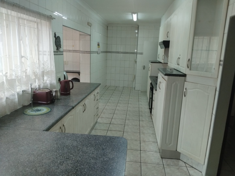 4 Bedroom Property for Sale in Rustivia Gauteng