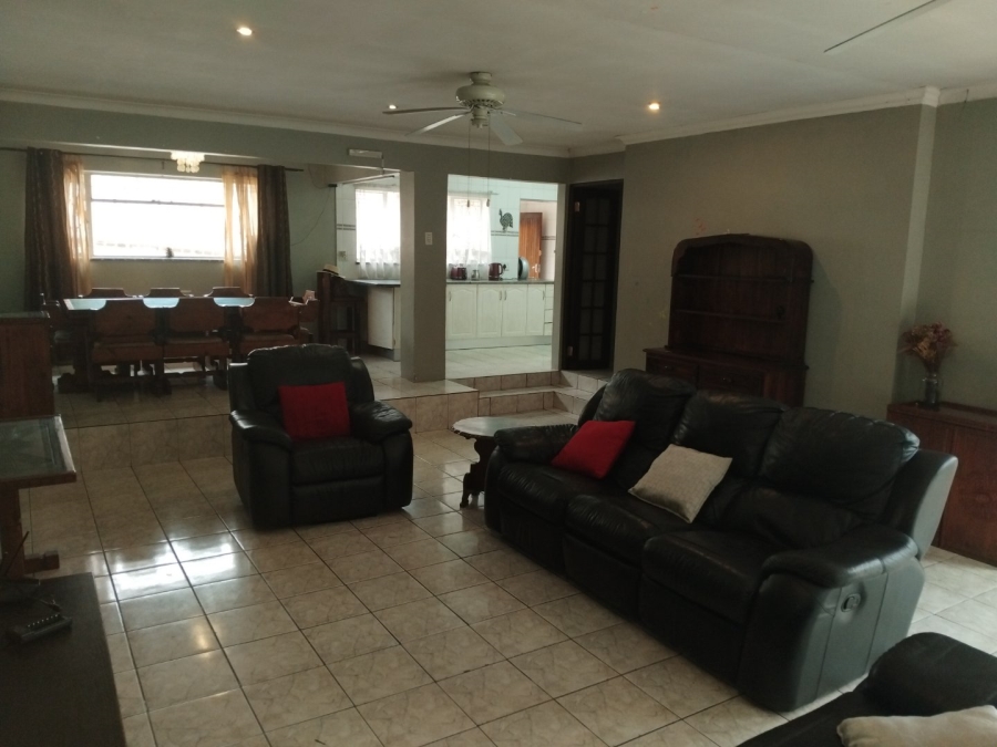 4 Bedroom Property for Sale in Rustivia Gauteng