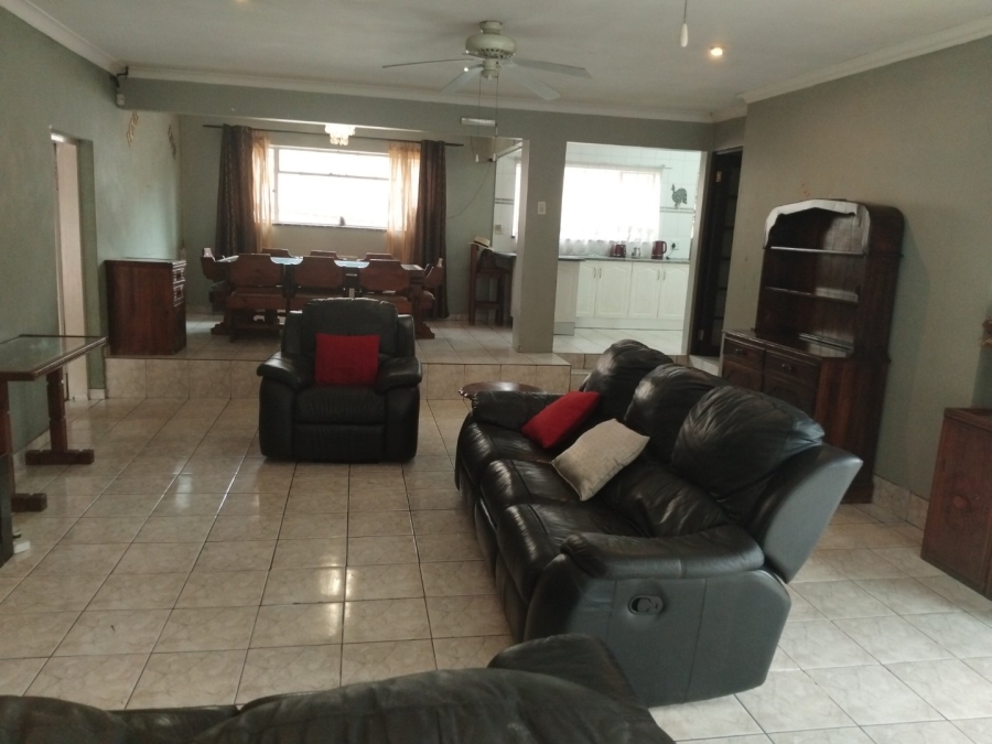 4 Bedroom Property for Sale in Rustivia Gauteng