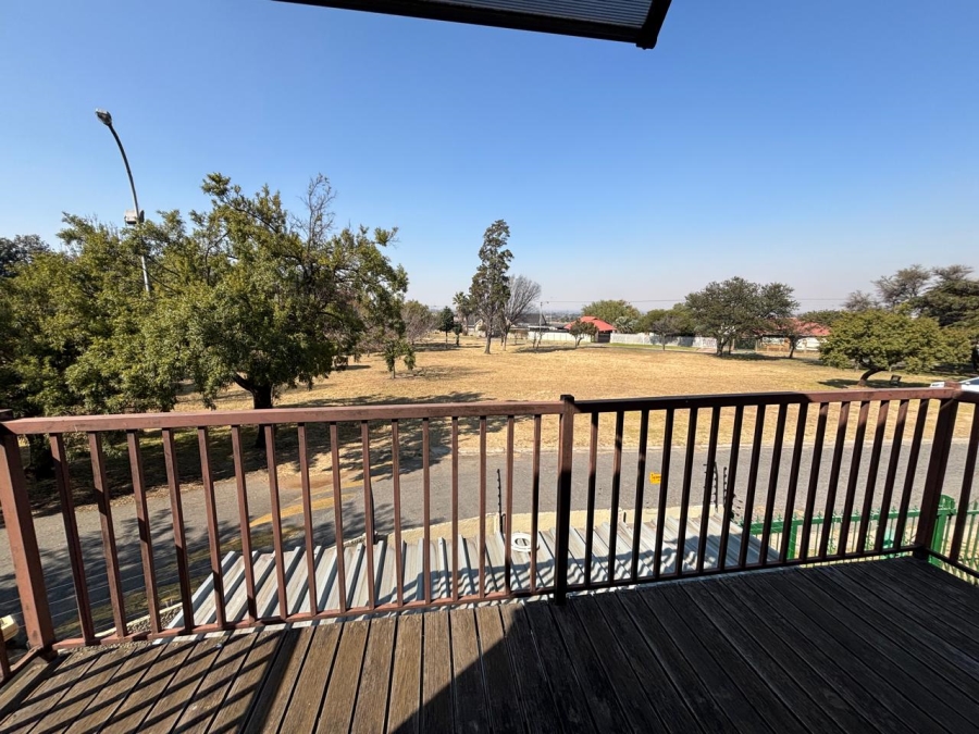 4 Bedroom Property for Sale in Rustivia Gauteng