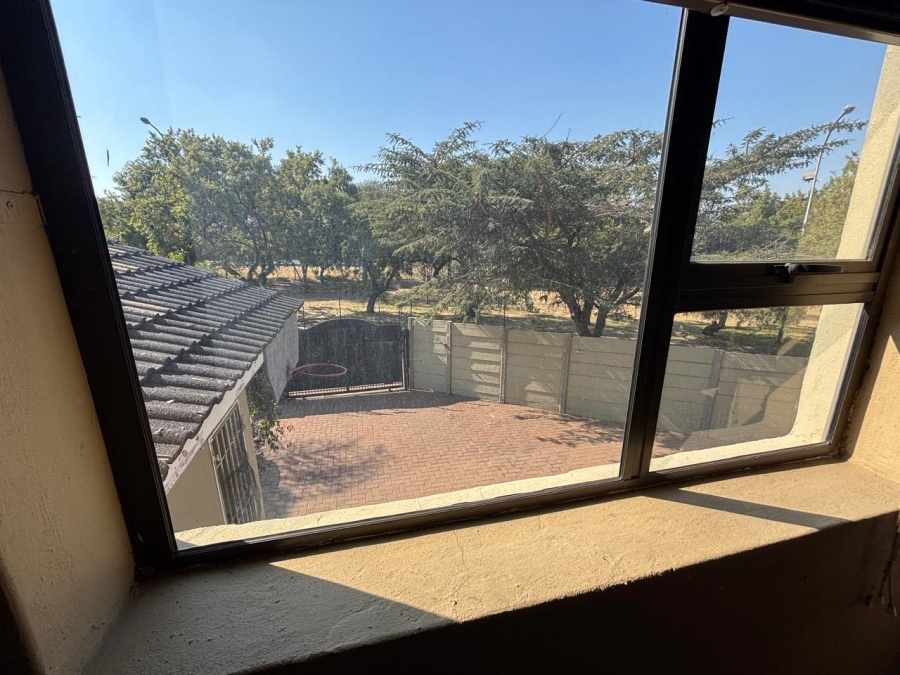 4 Bedroom Property for Sale in Rustivia Gauteng