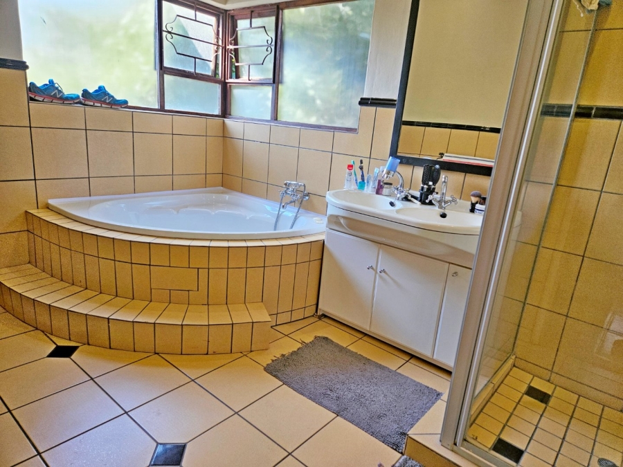4 Bedroom Property for Sale in Van Riebeeck Park Gauteng