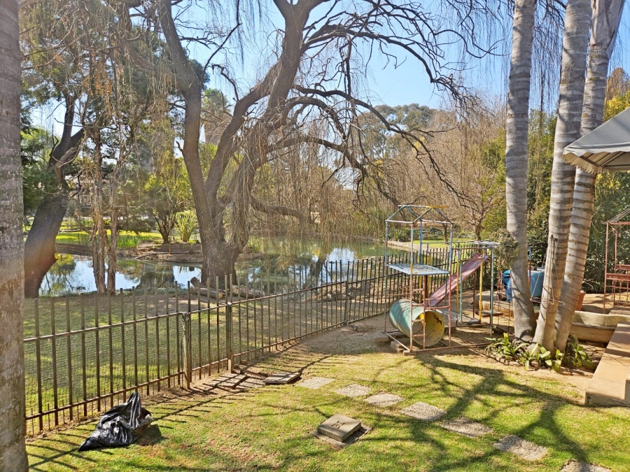 4 Bedroom Property for Sale in Van Riebeeck Park Gauteng