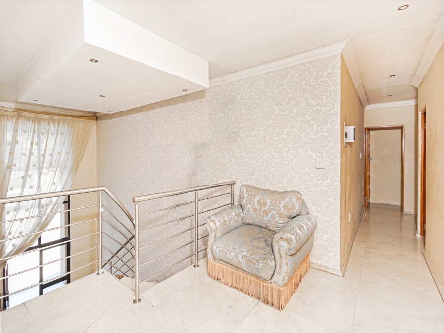 To Let 7 Bedroom Property for Rent in Blue Valley Golf Estate Gauteng