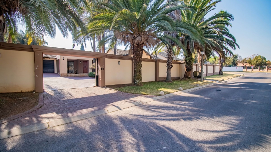 4 Bedroom Property for Sale in Vorna Valley Gauteng