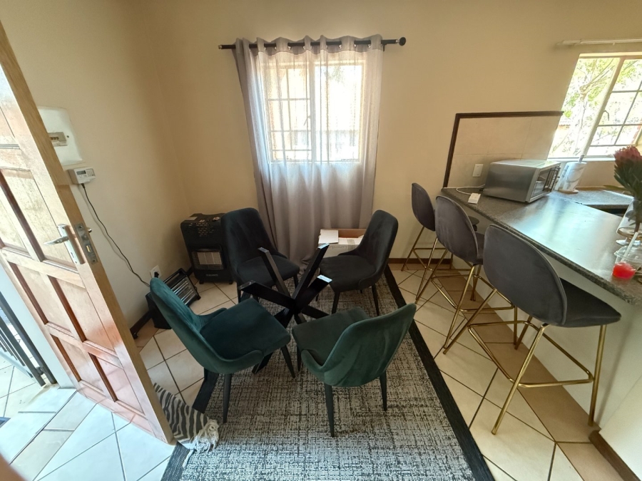 2 Bedroom Property for Sale in Die Hoewes Gauteng