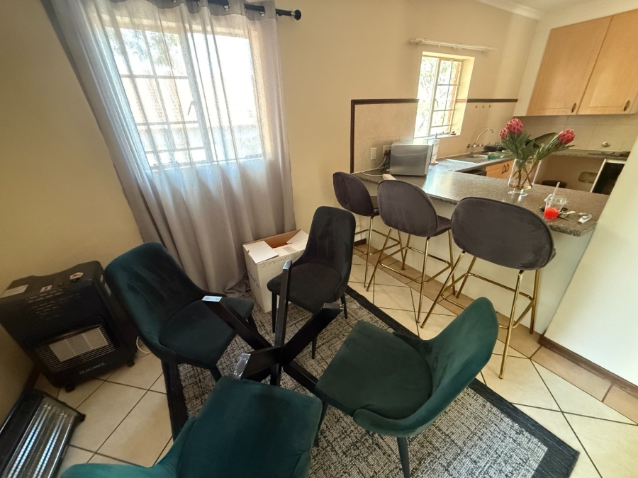 2 Bedroom Property for Sale in Die Hoewes Gauteng
