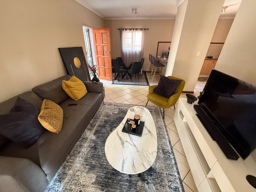 2 Bedroom Property for Sale in Die Hoewes Gauteng