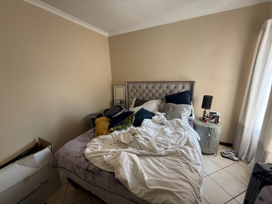 2 Bedroom Property for Sale in Die Hoewes Gauteng