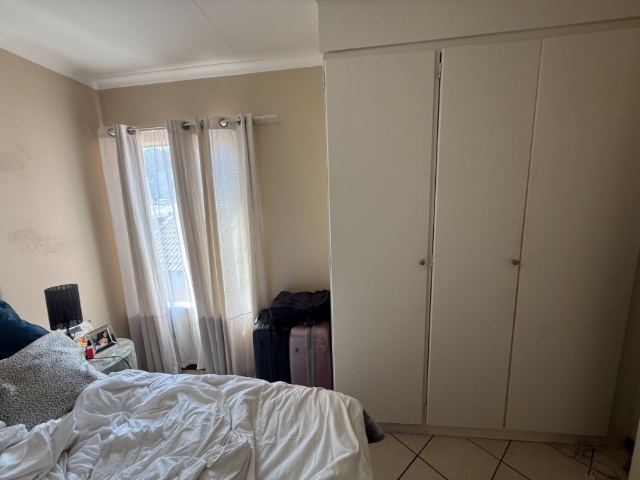 2 Bedroom Property for Sale in Die Hoewes Gauteng