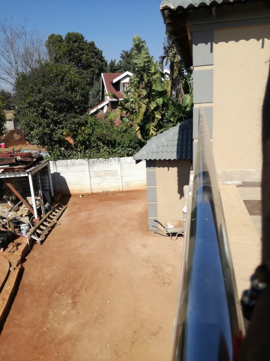 6 Bedroom Property for Sale in Birch Acres Gauteng