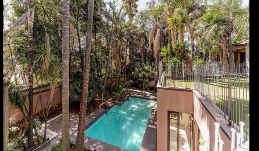  Bedroom Property for Sale in Atholl Gardens Gauteng