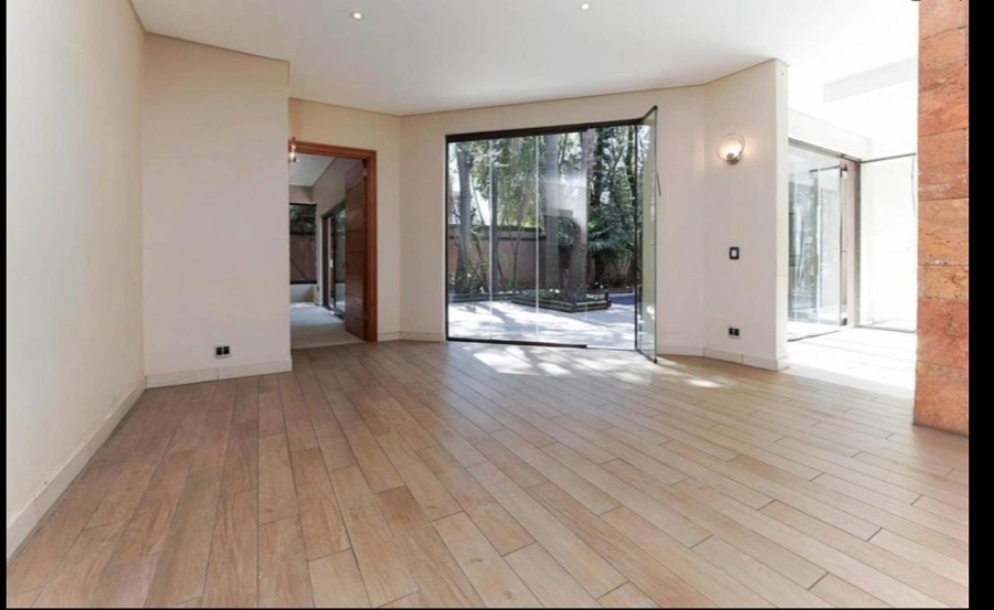  Bedroom Property for Sale in Atholl Gardens Gauteng