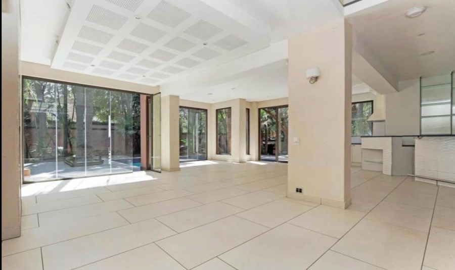  Bedroom Property for Sale in Atholl Gardens Gauteng