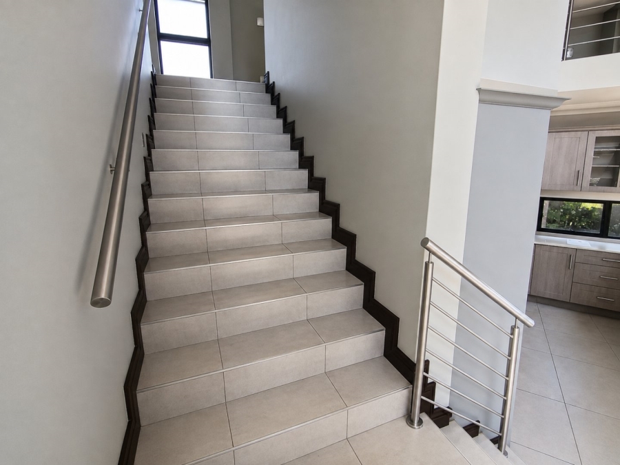 4 Bedroom Property for Sale in Midstream Ridge Gauteng