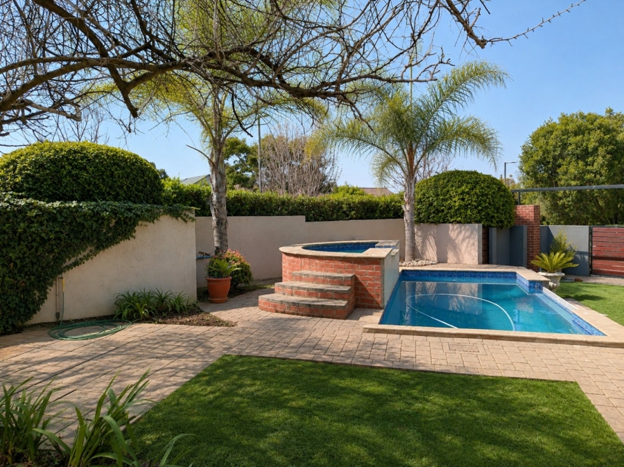 4 Bedroom Property for Sale in Midstream Ridge Gauteng