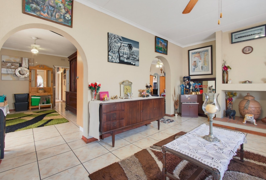 4 Bedroom Property for Sale in Bardene Gauteng